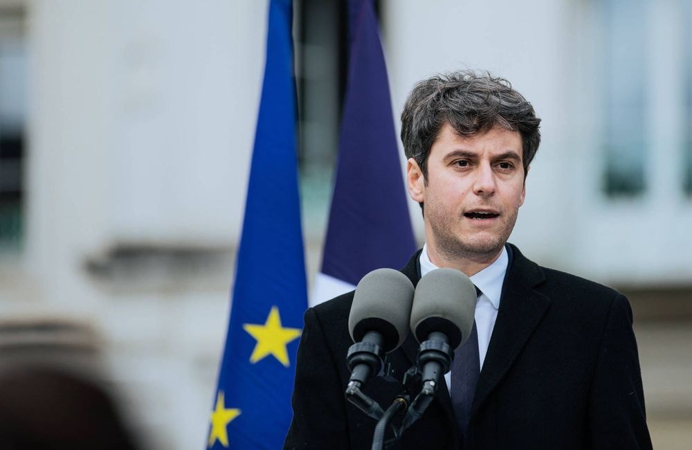 Gabriel Attal fait une erreur historique sur le droit de vote des femmes, il est contraint de se corriger
