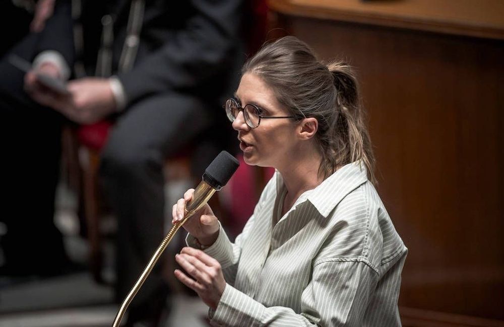 C’est quoi cette « formation à la détection des abus sexuels » que propose Aurore Bergé ?