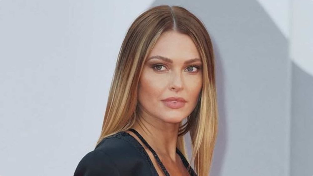 "J'ai dit adieu..." : après son combat contre le cancer, Caroline Receveur franchit une nouvelle étape !
