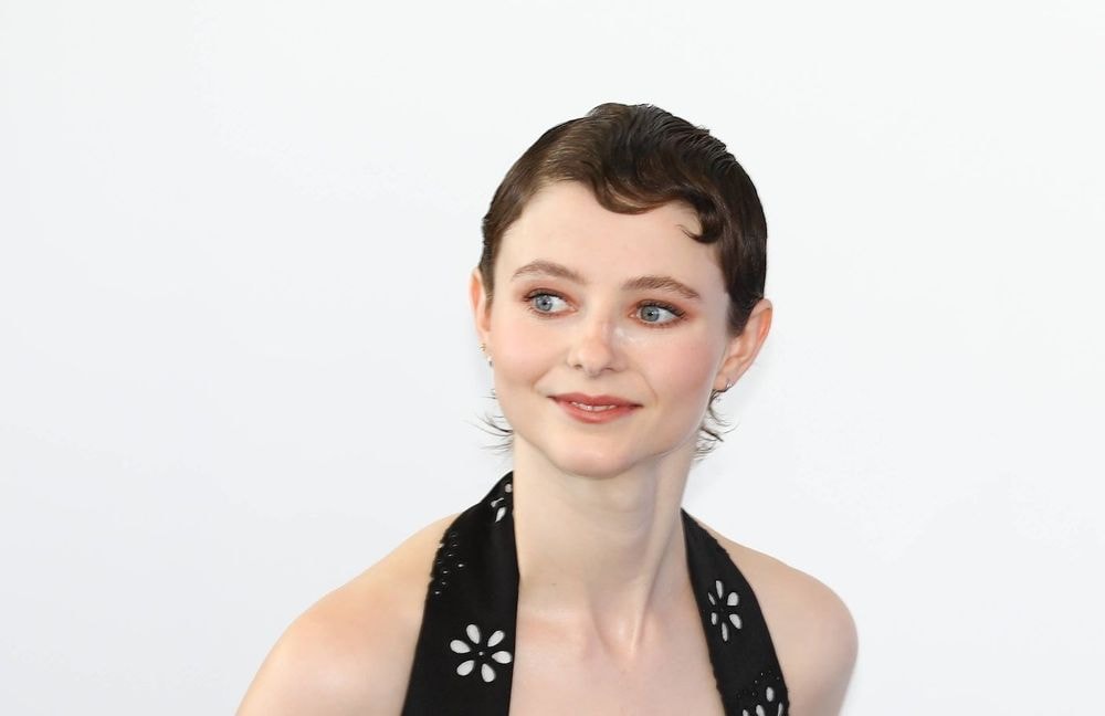 Qui est Thomasin McKenzie, l'actrice qui va jouer Audrey Hepburn dans un biopic sur son amitié avec Hubert de Givenchy