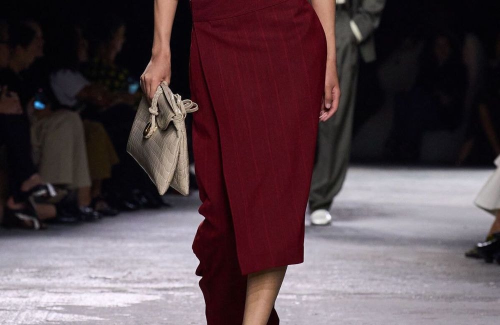 Mi-jupe mi-pantalon, ce bas hybride compte bien twister nos looks cet automne