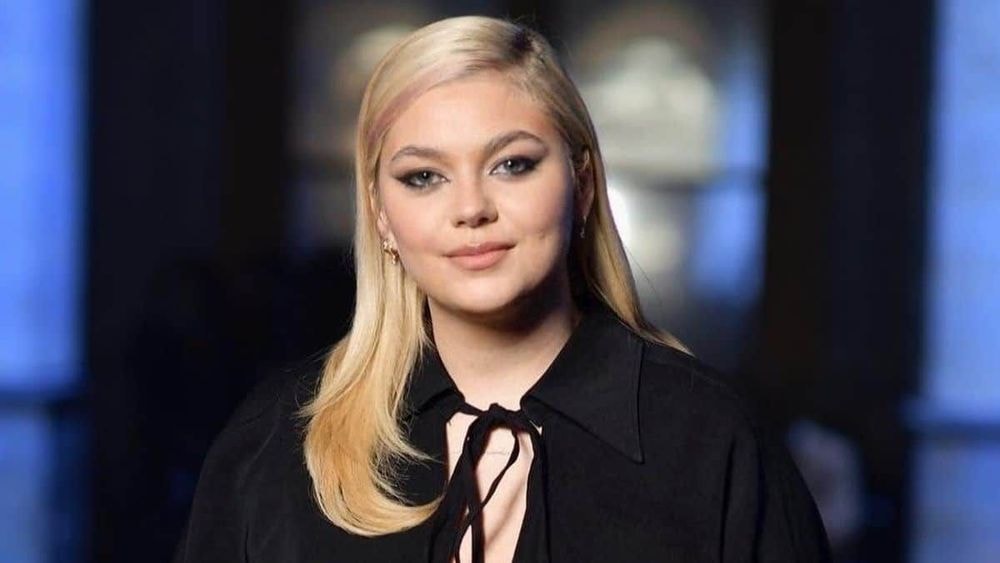 Louane rend un hommage touchant à Michel Blanc : "J'ai le coeur tout serré"