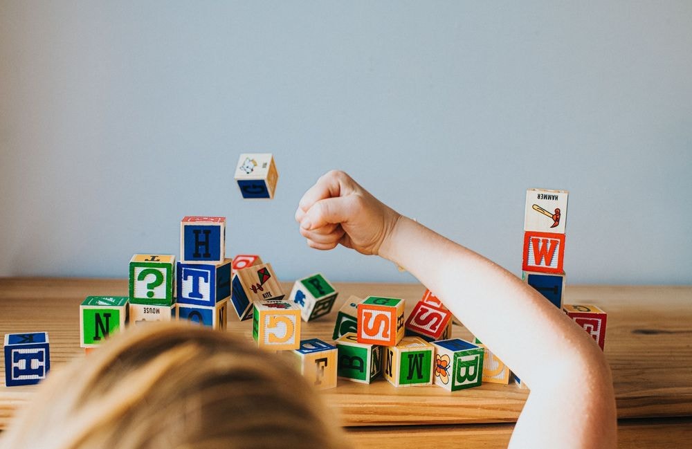 Irritabilité et colère chez l’enfant : comprendre le TDDH, parfois confondu avec le TDAH