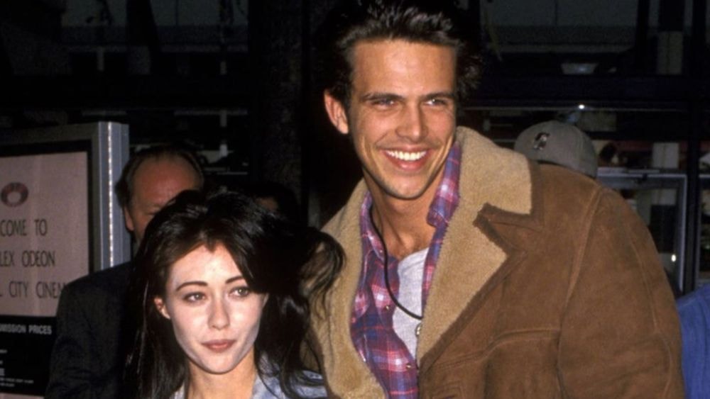Shannen Doherty : un an après sa mort, son ex-mari Ashley Hamilton hospitalisé en urgence après une overdose, tous les détails !