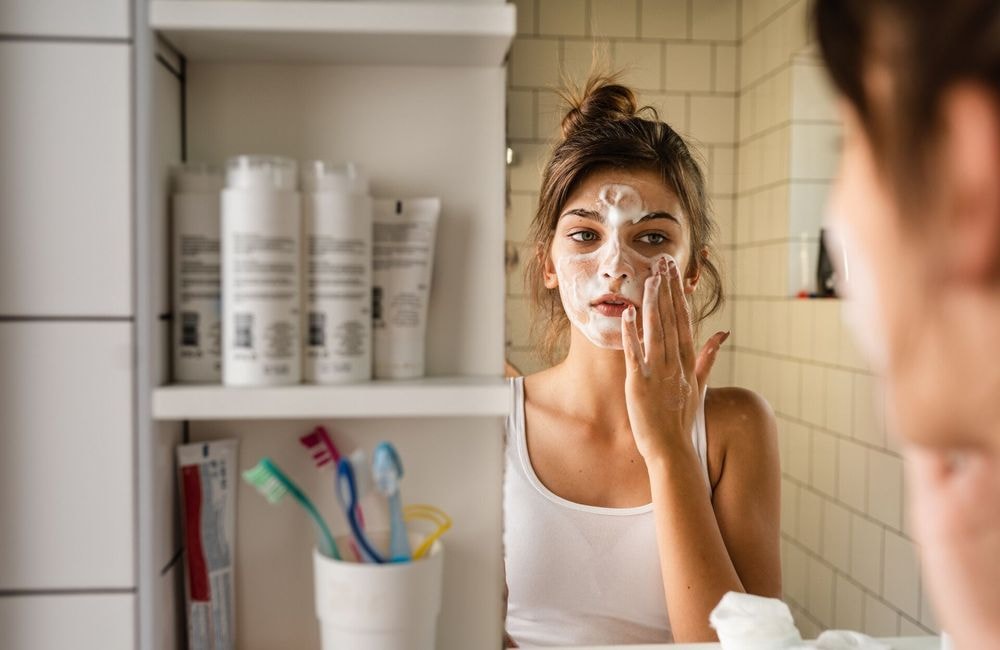 Skincare : les 3 actifs que les adolescents devraient éviter selon les dermatologues