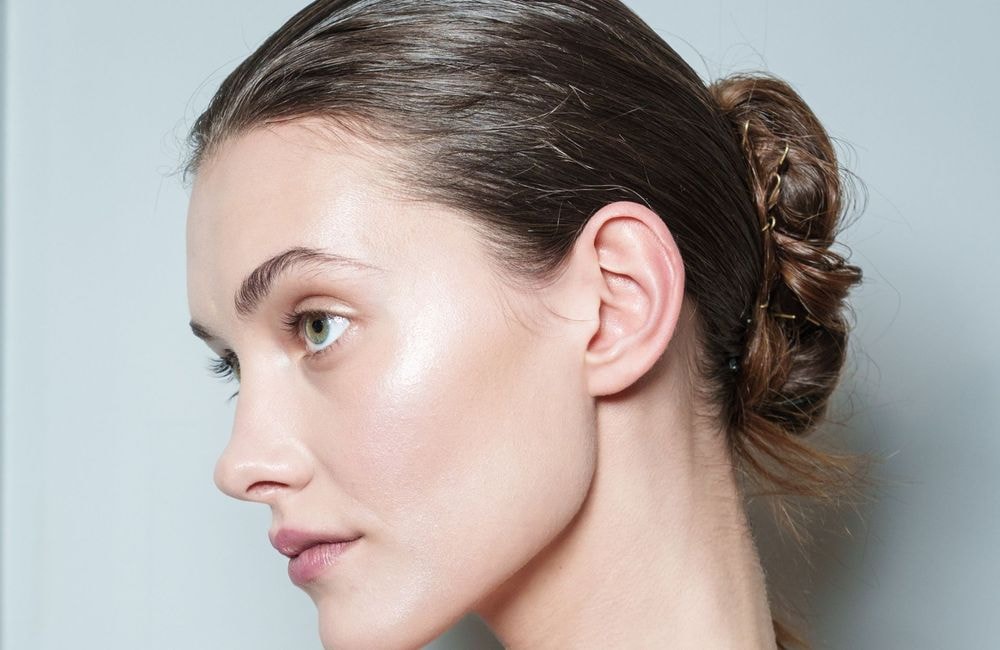 5 astuces infaillibles pour éviter que votre maquillage ne peluche au fil de la journée
