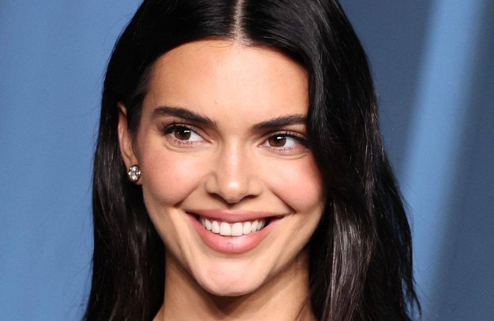 Sourcils décolorés, lèvres noires, ongles XXL : Kendall Jenner change radicalement de look