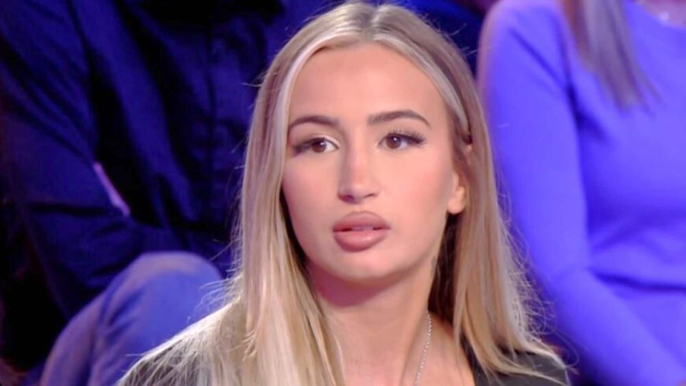 TPMP : une célèbre chroniqueuse a été internée en hôpital psychiatrique !