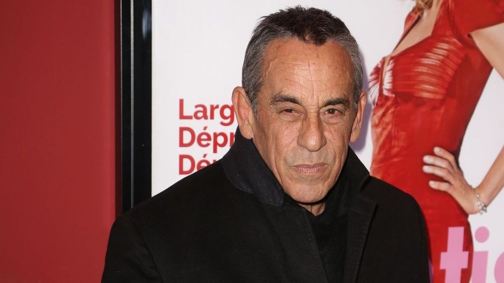 Thierry Ardisson : un père “égocentrique” et “très chiant”, ses enfants le crucifient après sa mort
