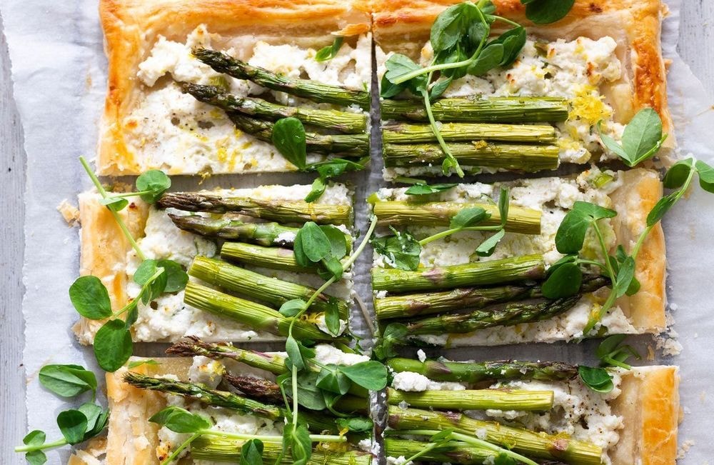 Voici la tarte ultra-croustillante feta asperges à tester ce printemps