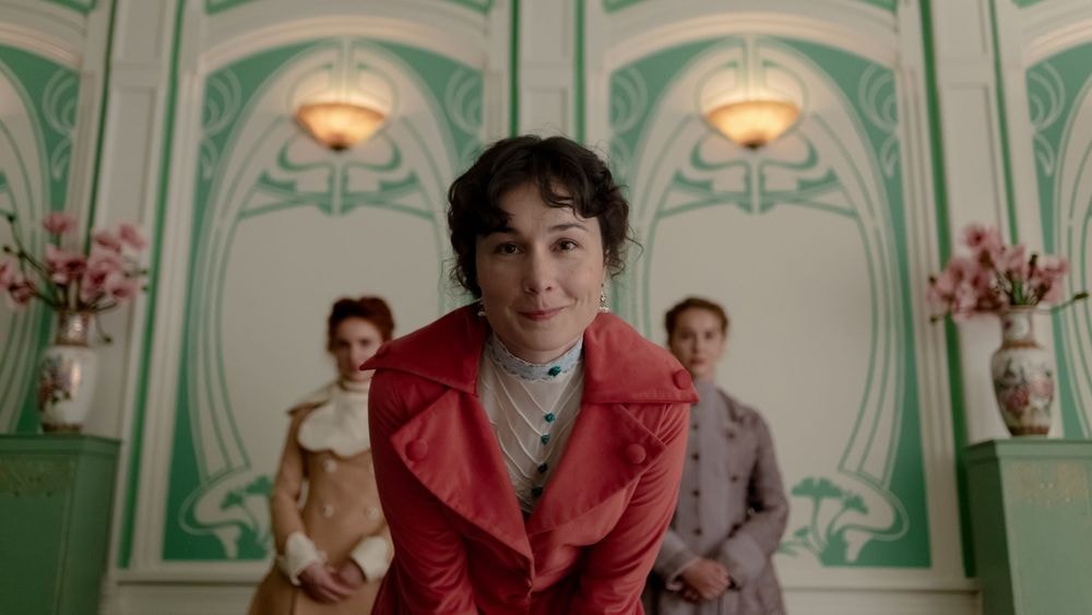 « De parfaites demoiselles » : la série Netflix qui va plaire à tous les fans de Bridgerton
