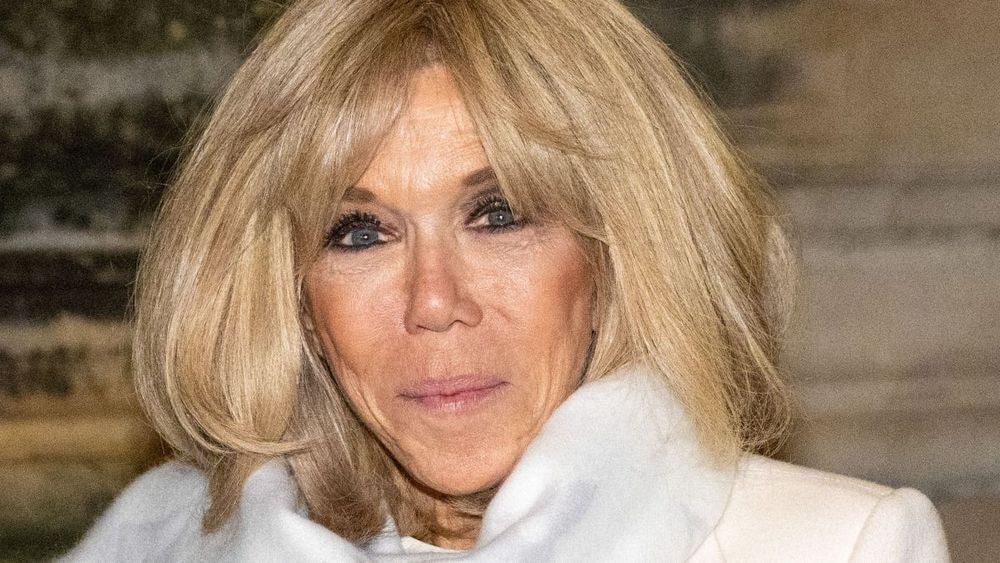 Emily in Paris : Brigitte Macron a été vue sur le tournage de la série, les images de la scène font le tour de la toile