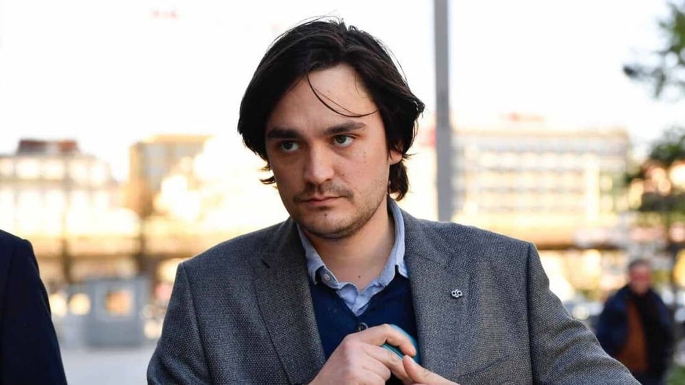 Procès des fils Delon : Alain-Fabien rappelé à l’ordre en plein tribunal pour une attitude déplacée