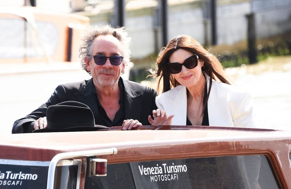 Monica Bellucci et Tim Burton : le couple tout en élégance et contraste à Venise