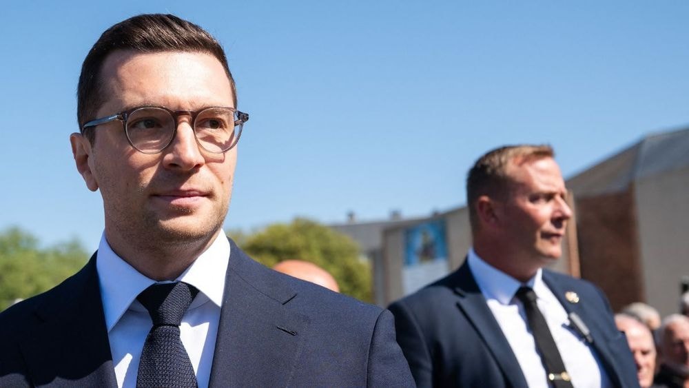 Jordan Bardella très amoureux, sa déclaration à Maria Carolina de Bourbon intrigue autant qu’elle fait réagir