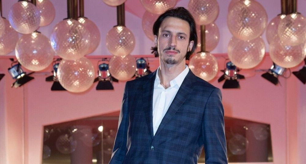 Roméo Elvis, à 31 ans et bientôt papa, sans détour sur sa femme : "Elle me...