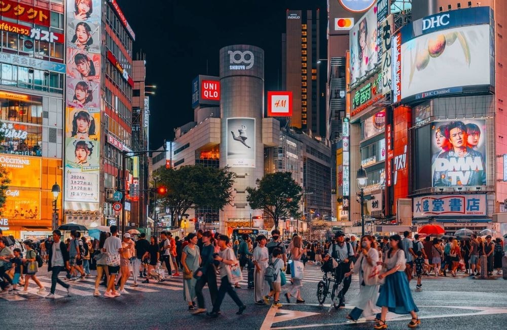 « Butsukari Otoko » : quel est ce phénomène japonais où des femmes sont volontairement bousculées ?