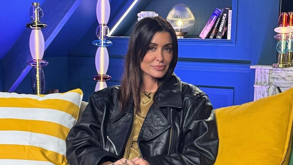 Jenifer en bustier décolleté XXL pour le Réveillon, à 42 ans, la chanteuse est toujours aussi torride