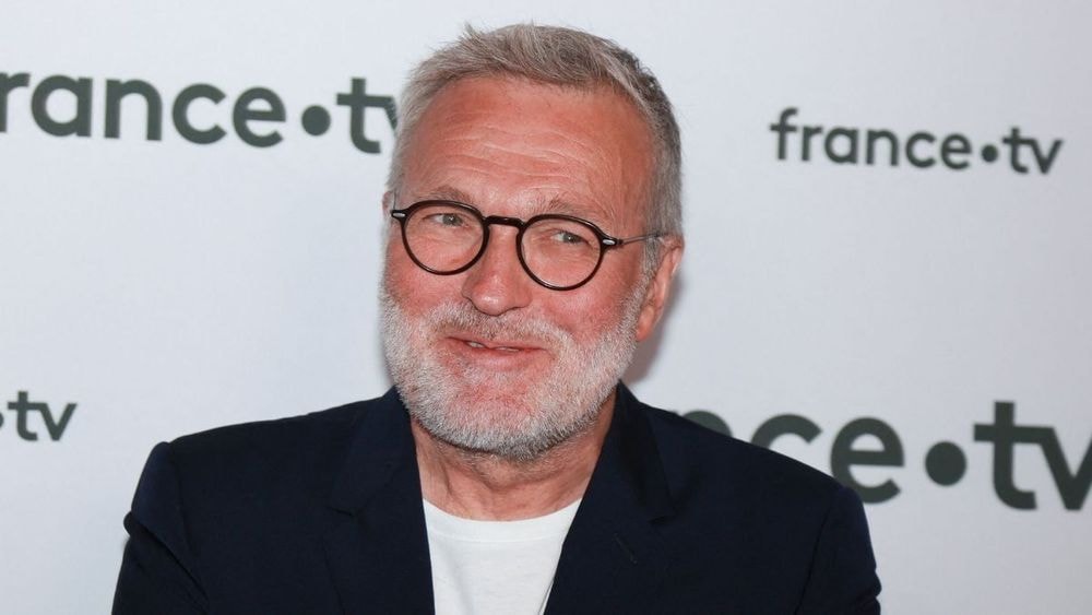 "C'était embêtant" : Laurent Ruquier se souvient d'un moment très gênant en pleine représentation