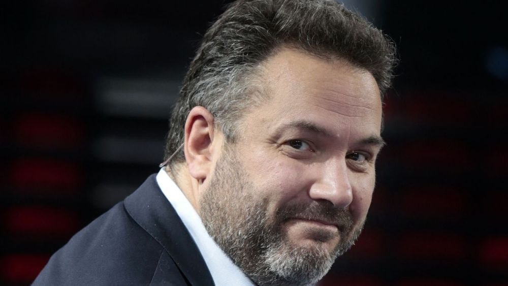 Bruce Toussaint toujours absent de TF1, sa remplaçante donne de ses nouvelles :"On va dire ça comme ça"