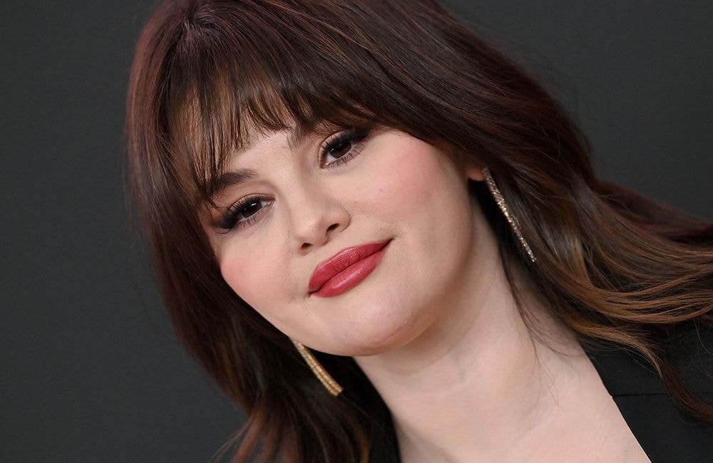 Selena Gomez craque pour cette coiffure bouffante des années 60