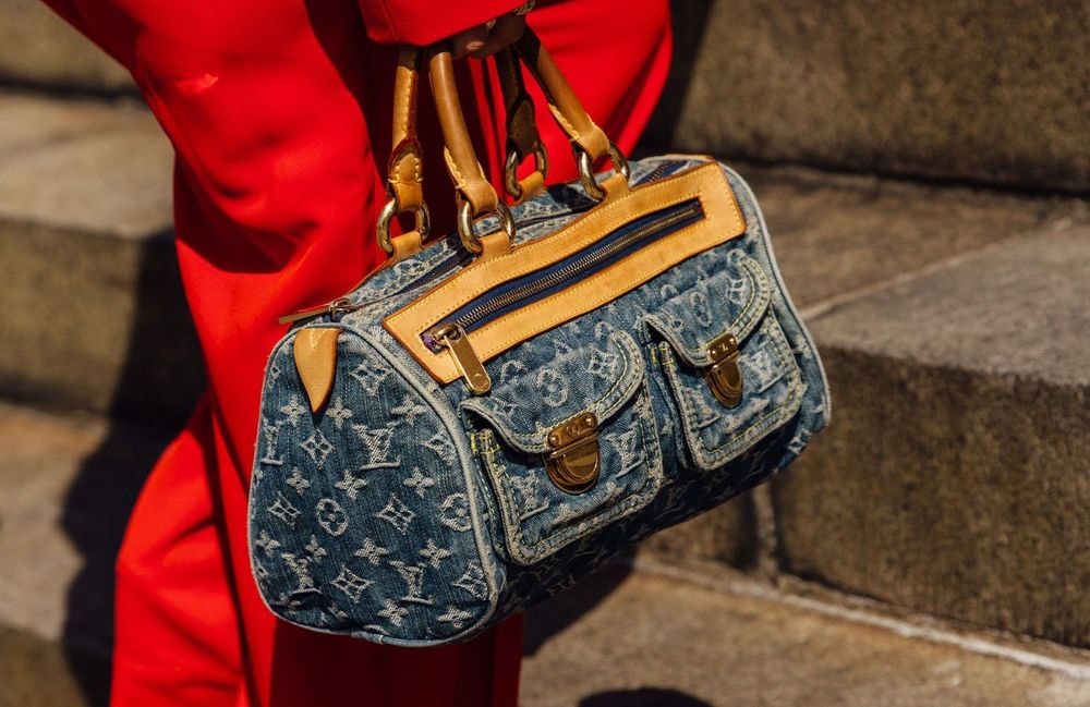 À la FW de Copenhague, les modeuses succombent à la folie des sacs vintage