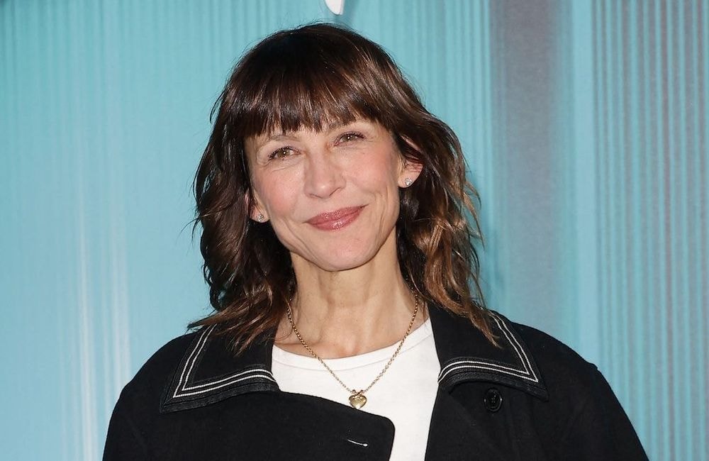 Icône éternelle du style français, Sophie Marceau remet la veste à col marin sur le devant de la scène