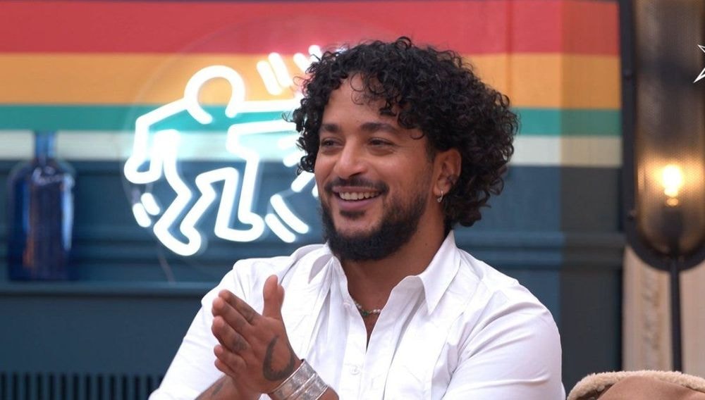 Slimane révèle sa lutte contre la gynécomastie, une maladie masculine méconnue