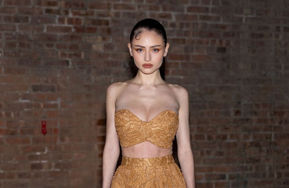 Leni Klum : en bustier et jupe en dentelle, elle fait rimer élégance et sensualité au défilé Michael Kors