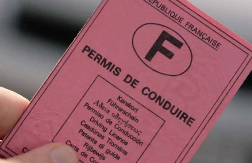 Votre permis de conduire rose ne sera bientôt plus valable