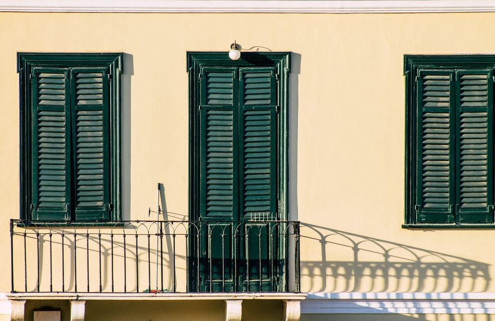 Canicule : à partir de quelle heure faut-il fermer les volets pour maintenir la fraîcheur ?