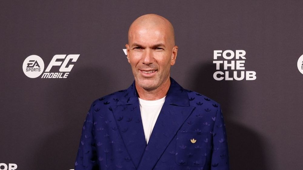 Zinédine Zidane boycotté par une légende du football français : “Il ne peut pas être sélectionneur des Bleus”