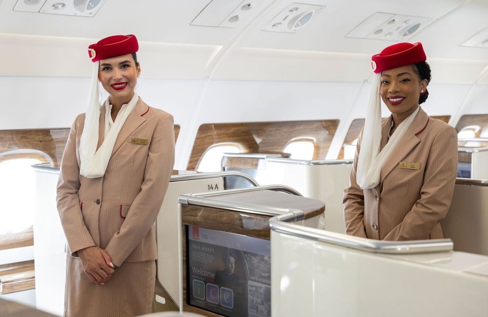 Qu’est-ce que la trend du Cabin Crew make-up sur TikTok ? L’ultime gage de durabilité de votre maquillage
