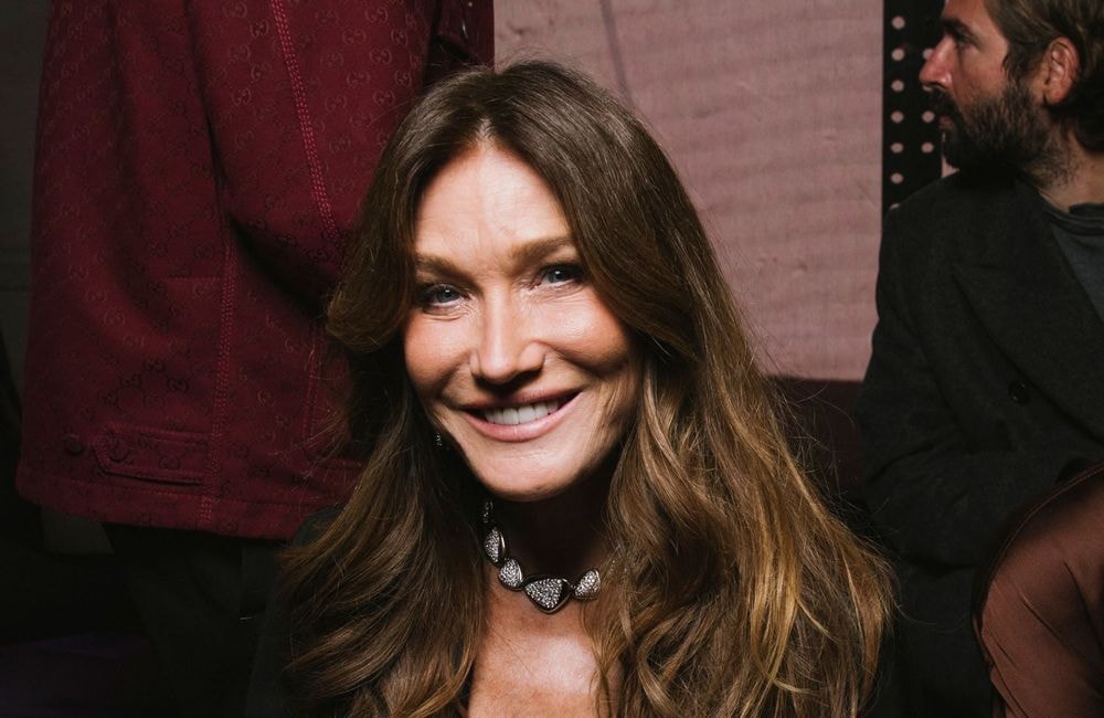 Carla Bruni : elle annonce avoir terminé son traitement contre le cancer du sein