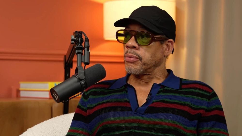 Enfance difficile avec son père, retrouvailles avec sa mère… JoeyStarr se livre sans filtre sur ses relations complexes avec ses parents (EXCLU)
