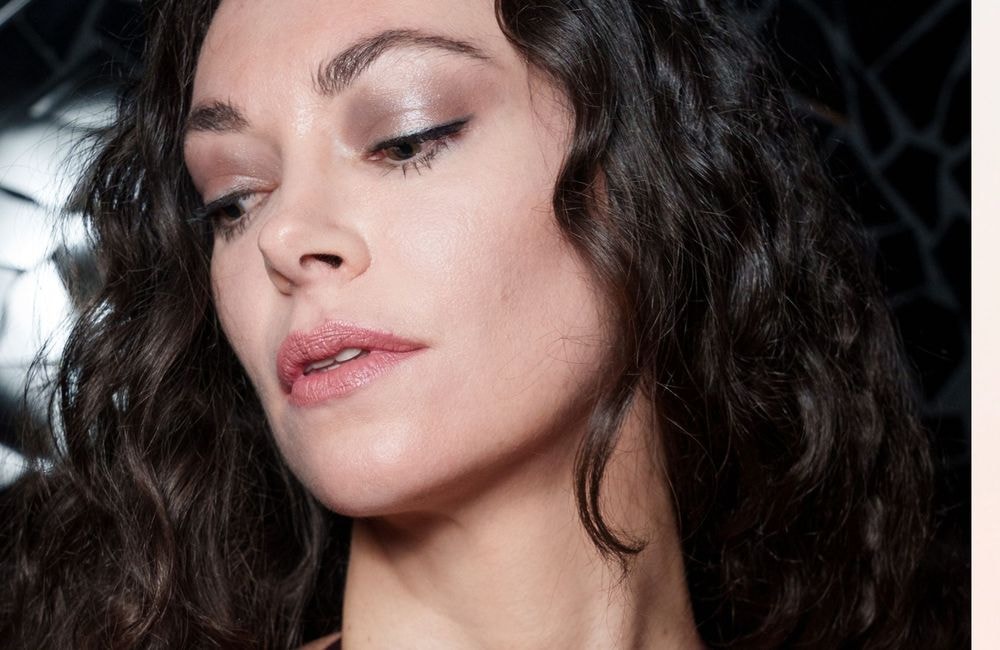 Anti-âge : ces 3 traitements stars accélèrent en réalité le vieillissement, selon un chirurgien