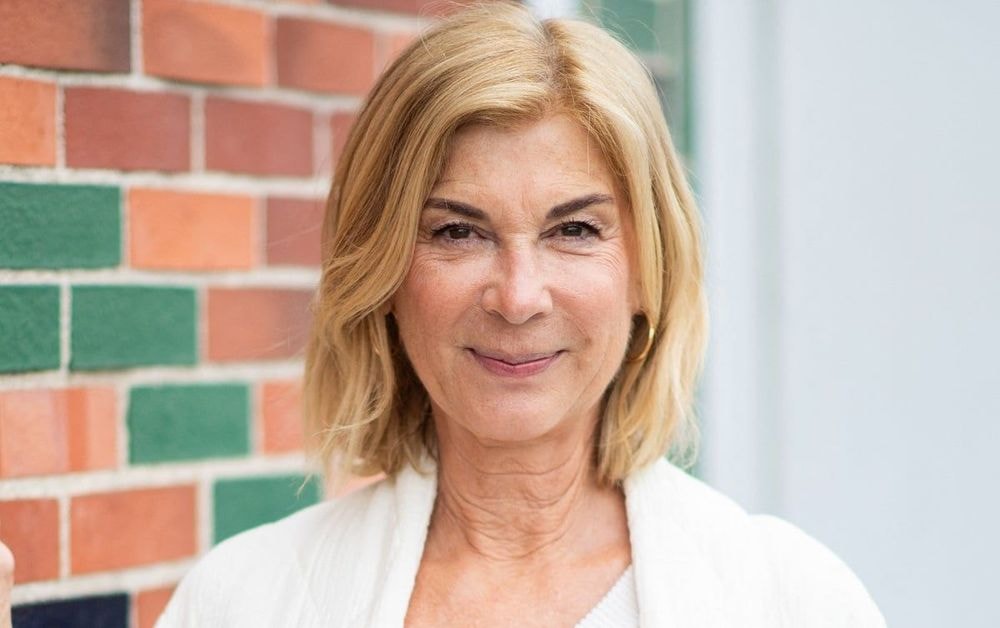 À 65 ans, Michèle Laroque accro à cette herbe stimulante venue d'Amérique du sud qui l'aide à tenir le coup