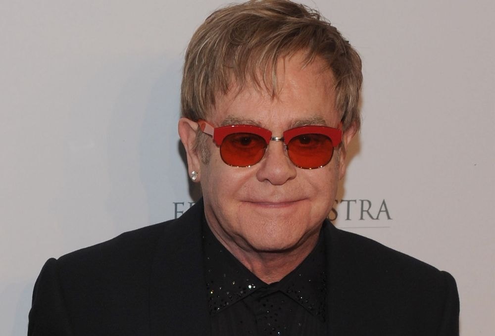 "Je ne vois pas mes fils" : Elton John fait de bouleversantes confidences sur sa maladie