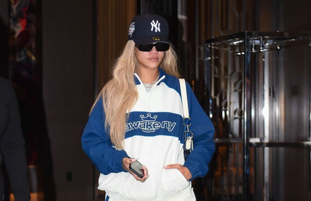 La chaussure-chaussette : la nouvelle tocade mode de Rihanna