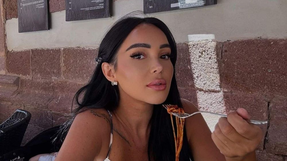 Fidji Ruiz : elle accueille un nouveau membre dans sa famille, regardez !