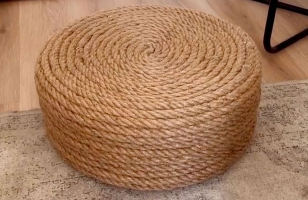 Voici comment créer un pouf ultra tendance avec seulement deux matériaux