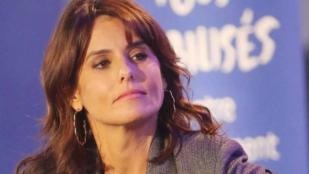 "Je suis seule…" : Faustine Bollaert se livre sur son suivi psychologique