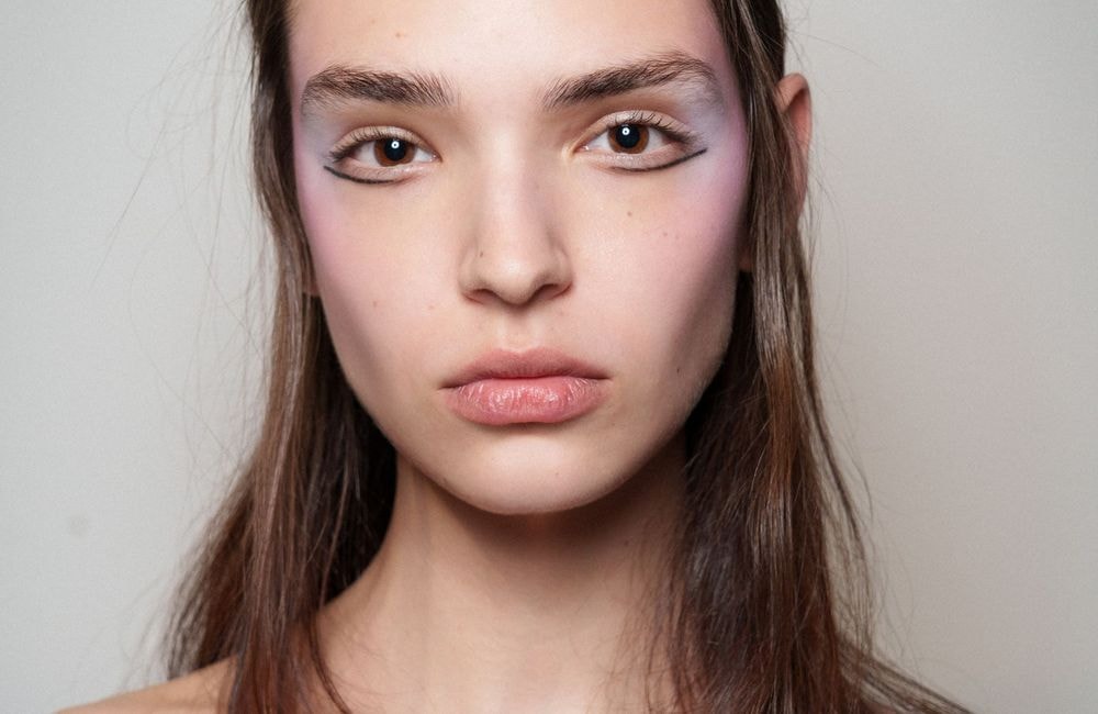 Cheveux plats : l'astuce express pour leur donner du volume en 5 minutes