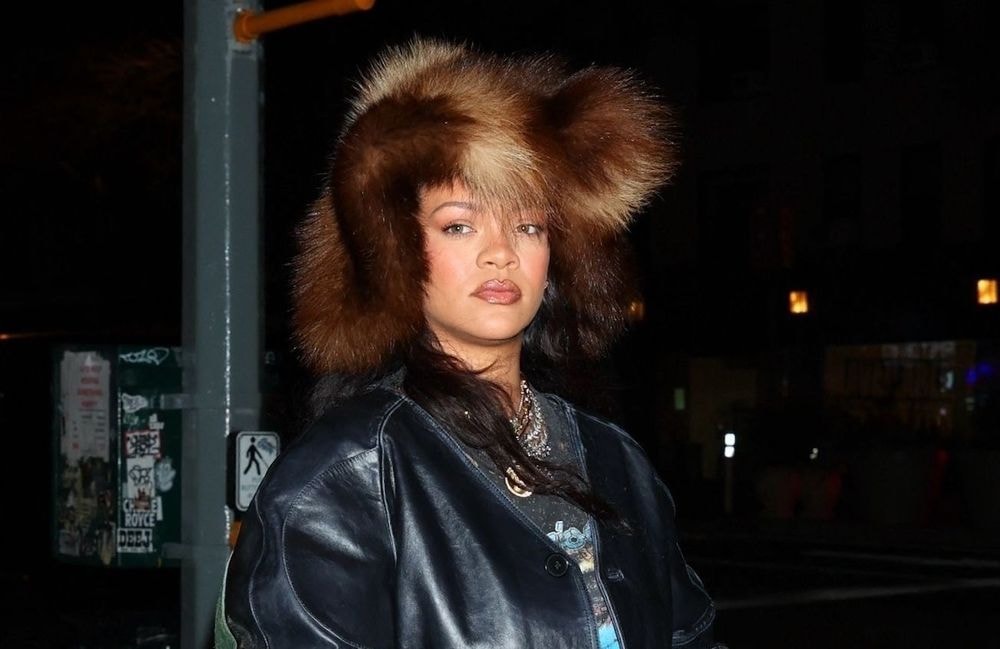 La chapka : ce chapeau d’origine russe fait craquer de nouveau les célébrités
