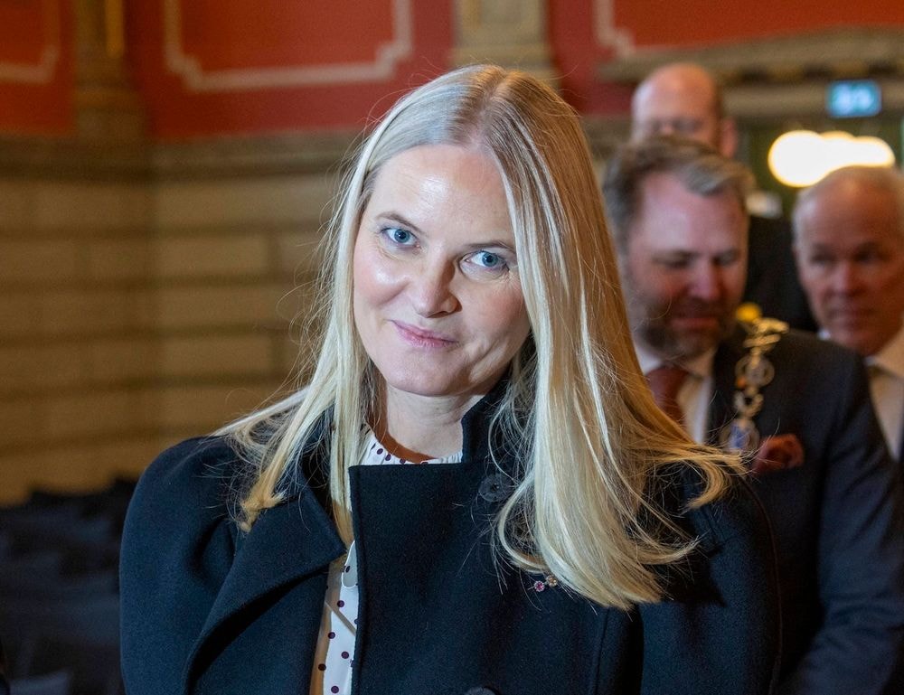 Affaire Epstein : Mette-Marit prise dans la tourmente, la princesse « regrette profondément » son amitié avec le criminel
