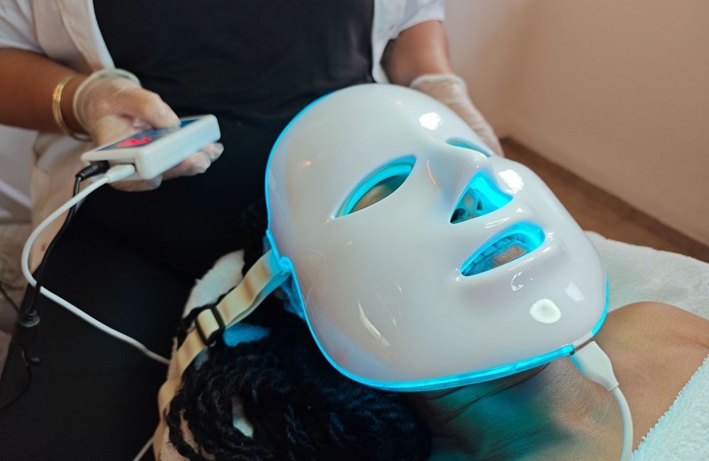 Selon les experts, vous ne devriez pas utiliser de masque LED si vous avez cette problématique cutanée