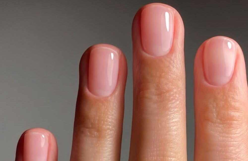 Bare nails : la manucure élégante que l’on porte sans suivre les tendances