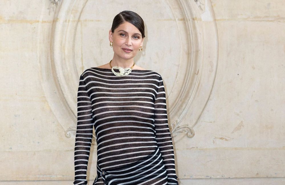 Laetitia Casta remet au goût du jour ces chaussures indispensables de l’été au défilé Dior