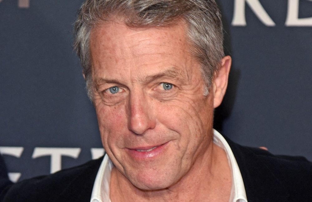 Hugh Grant : son violent coup de gueule après avoir été malmené à l'aéroport