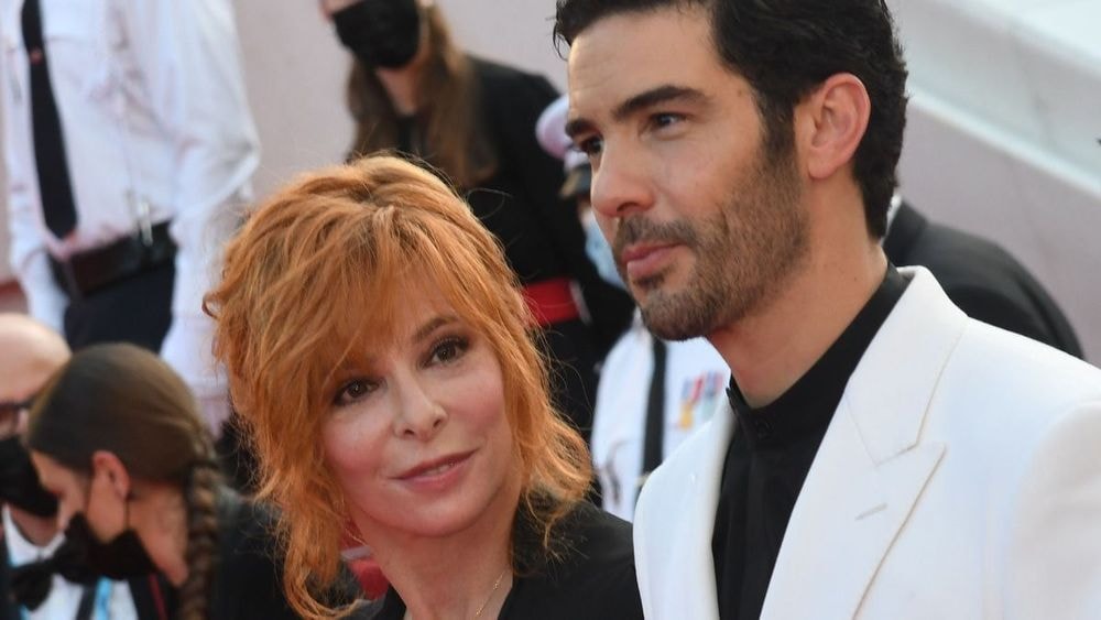 Mylène Farmer : elle se confie sur son éducation religieuse avec "des sœurs qui n'étaient pas toutes sympathiques"